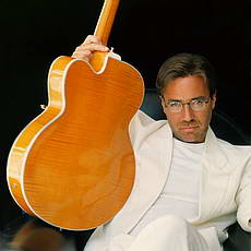 Al Di Meola -    